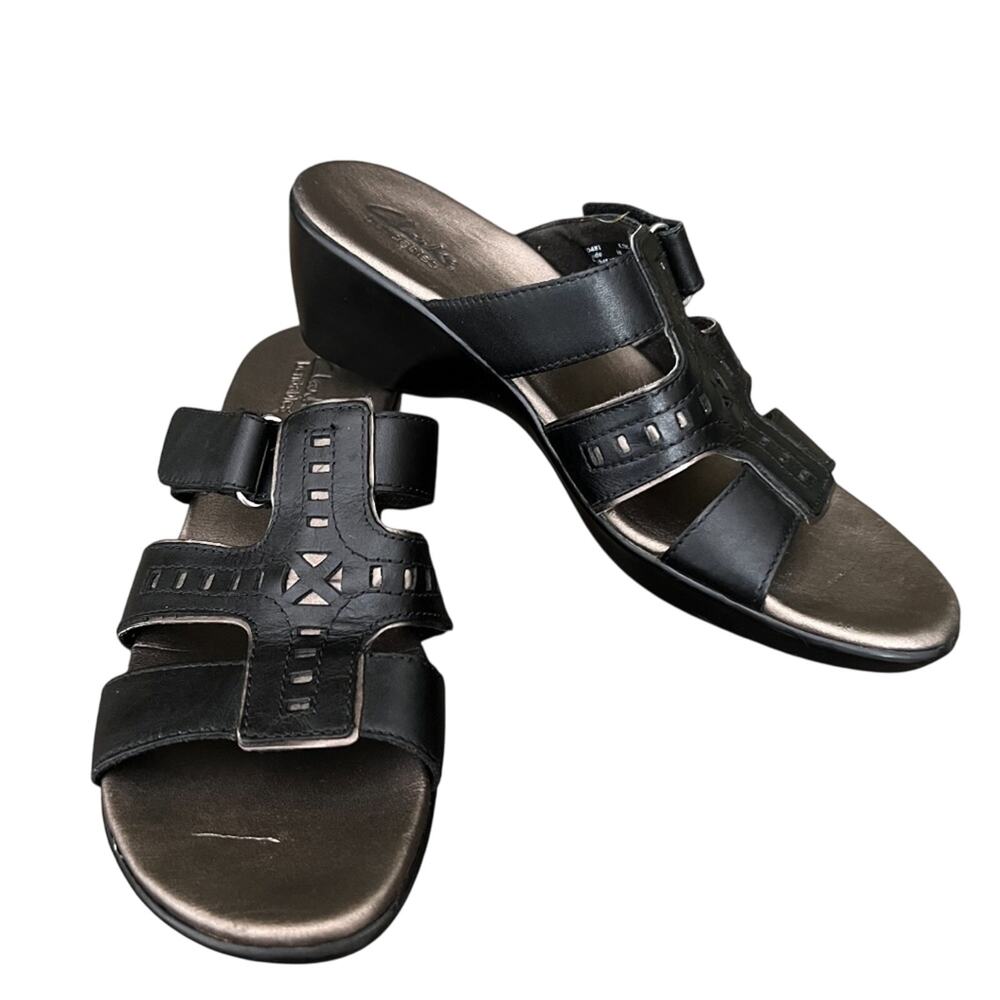 Clarks Bendables Ella Celtic Sandals 8.5 Black Leather Laser Cutout Wedge Slide